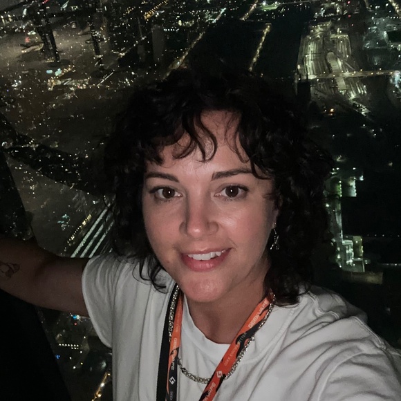 Meet your Posher, Traci - Picture 1 of 1